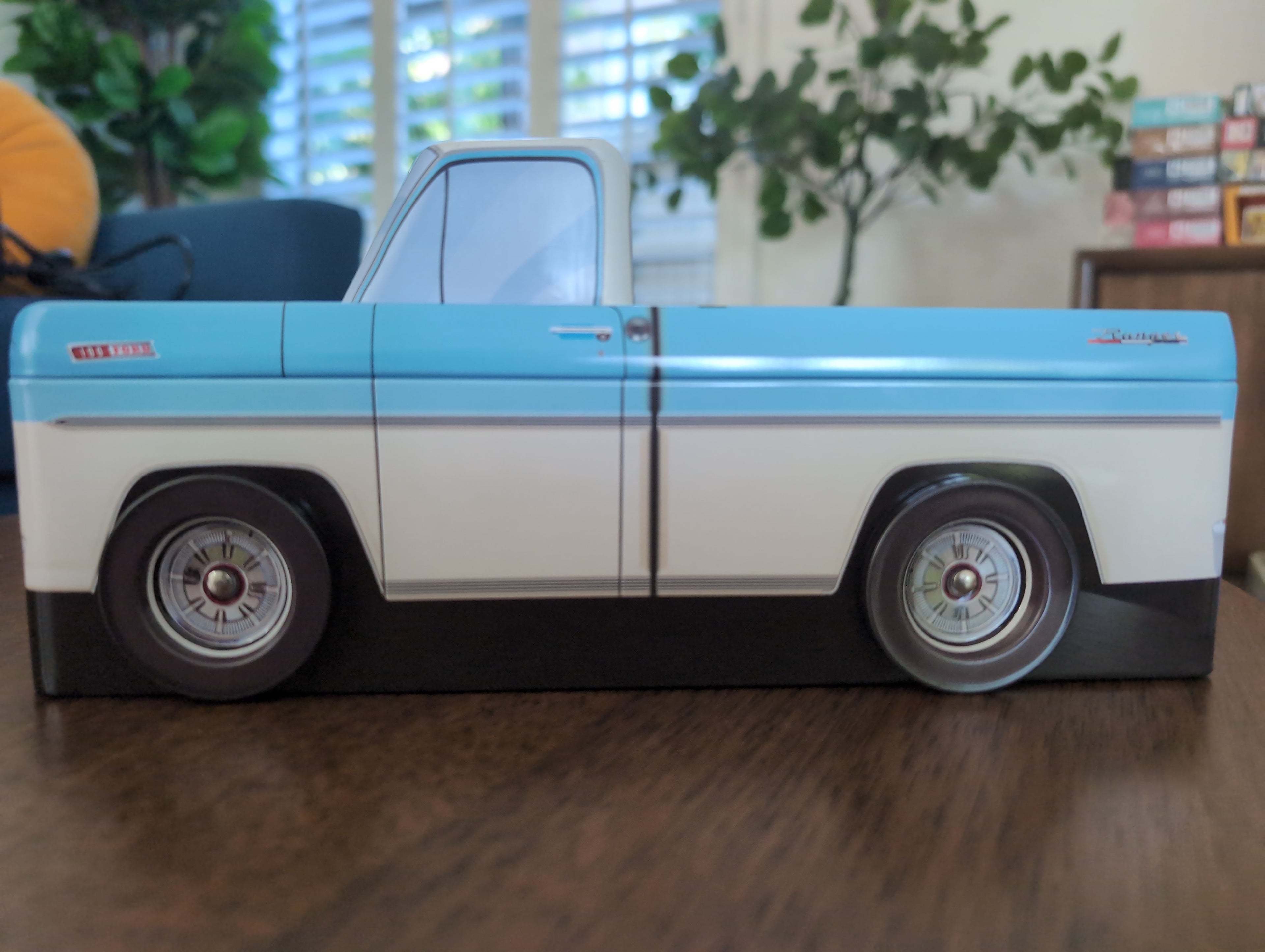 Hard Day's Work (Ford truck tin), 550-piece puzzle, Eurographics